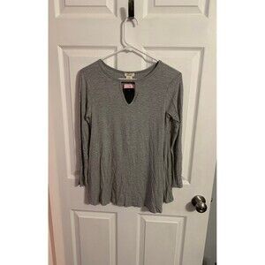 Yelete Long Sleeve shirt. Size S. New with tags.